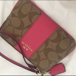 Coach Accessories - Coach wristlet Coach Accessories - Coach wristlet